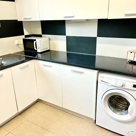 Pafia Crown-jewel 2b, Pool, Prime Location, דירה *