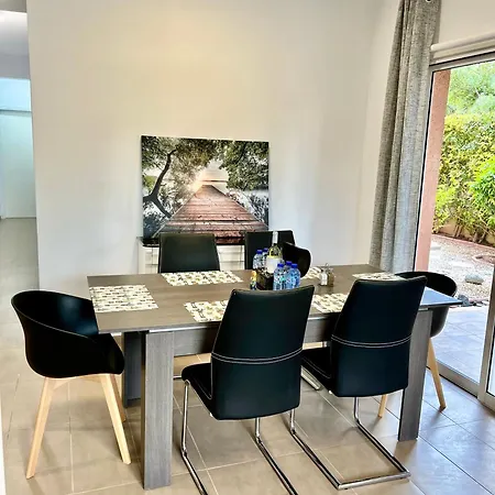 Pafia Crown-jewel 2b, Pool, Prime Location, דירה *